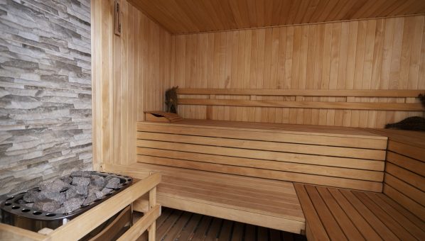 clean-empty-sauna-room